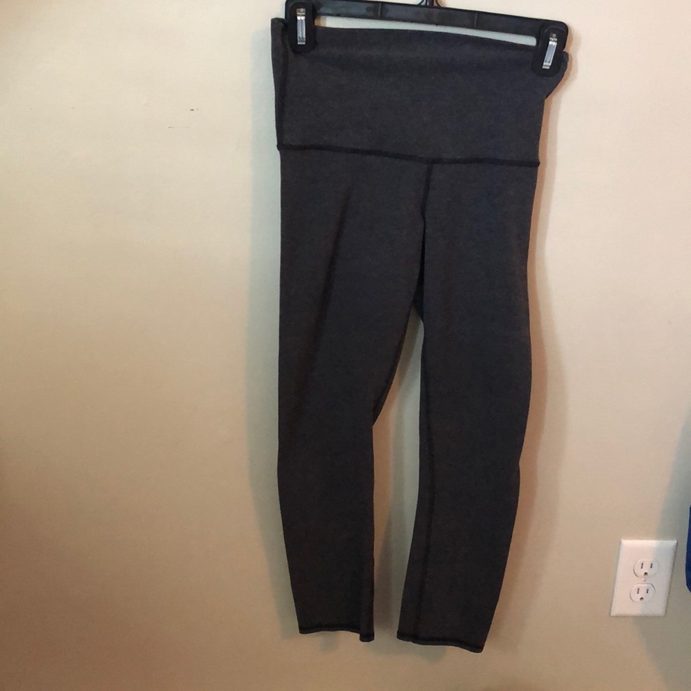 Lululemon cropped grey leggings